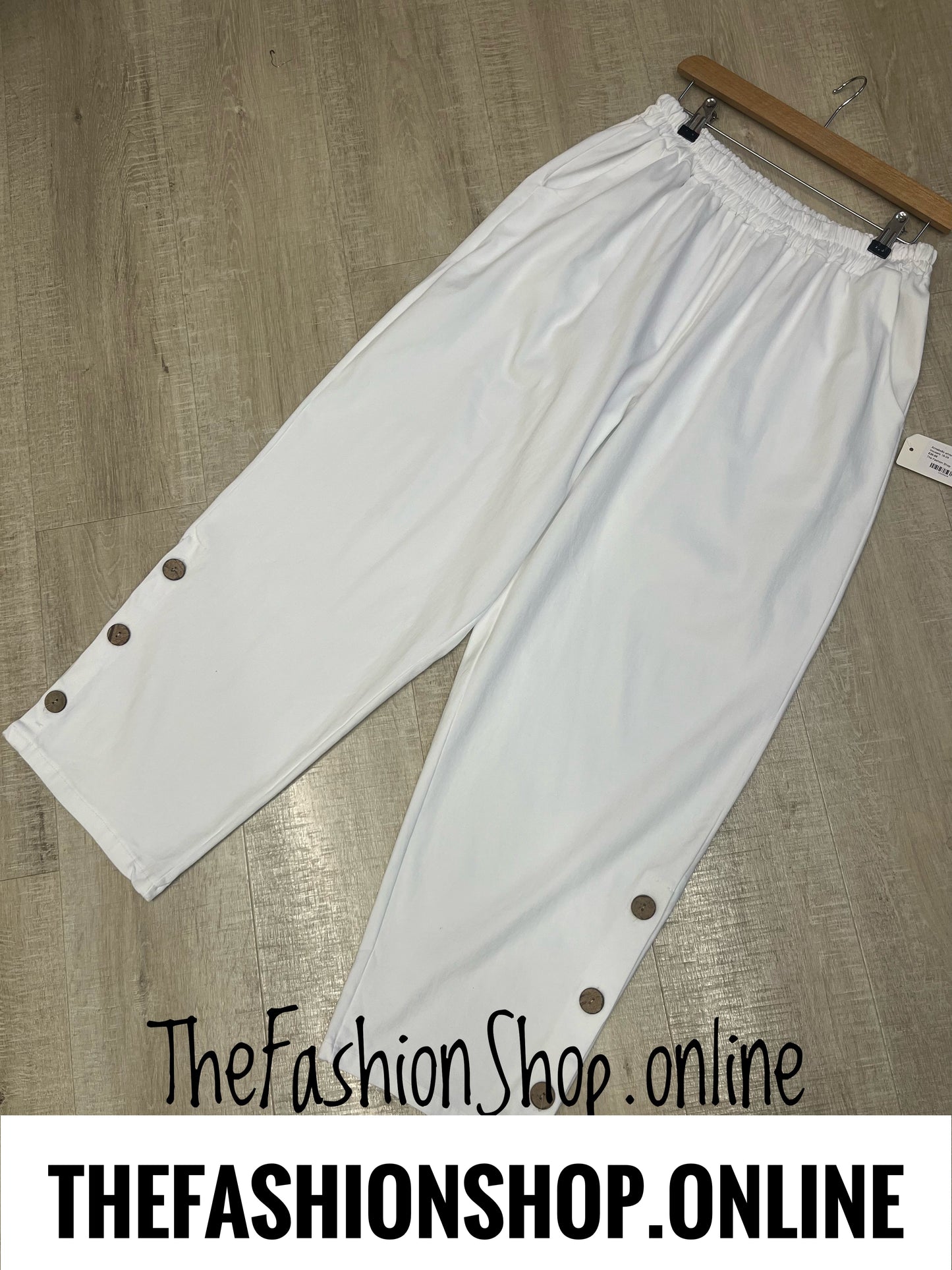 Annabelle white three button trousers 18-24