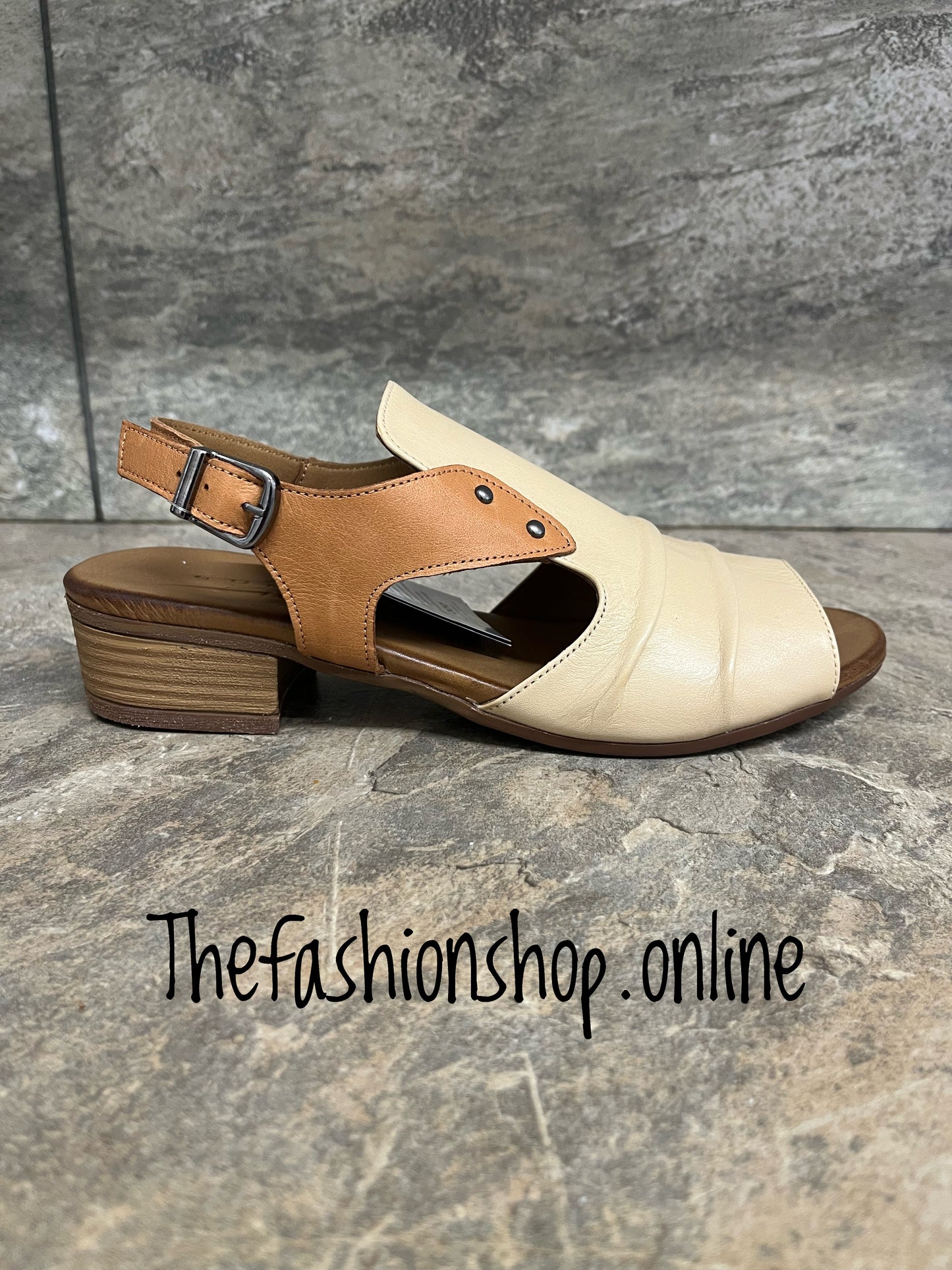 Lunar Jaden beige and tan leather sandals sizes 4-8
