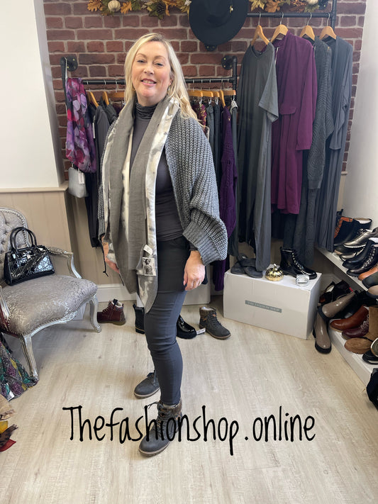 Charcoal Grey chunky knitted shrug - free size