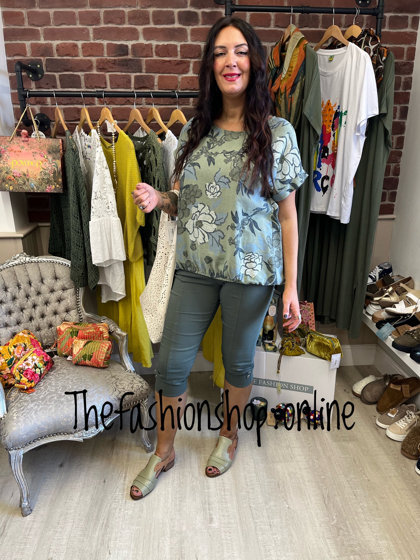Eliza khaki floral top 12-16
