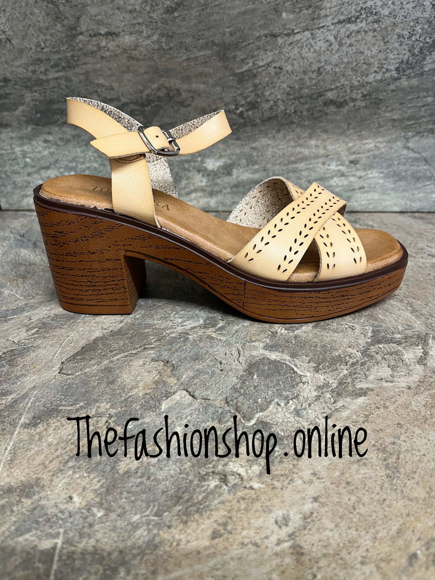 Sandy natural block heel sandal sizes 3-8 (36-41)
