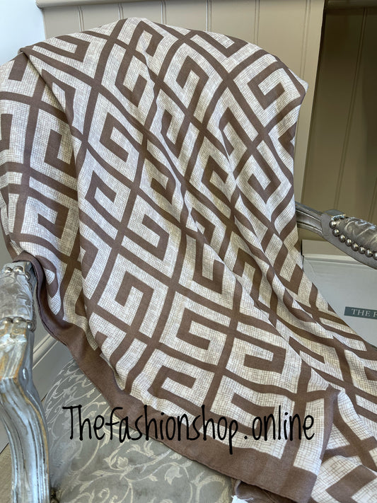 Stone and mocha geometric scarf