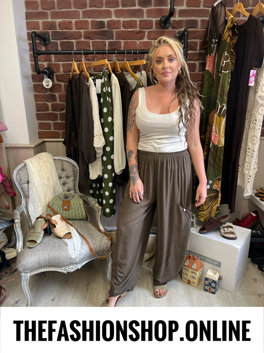 Dana brown relaxed trousers 12-20