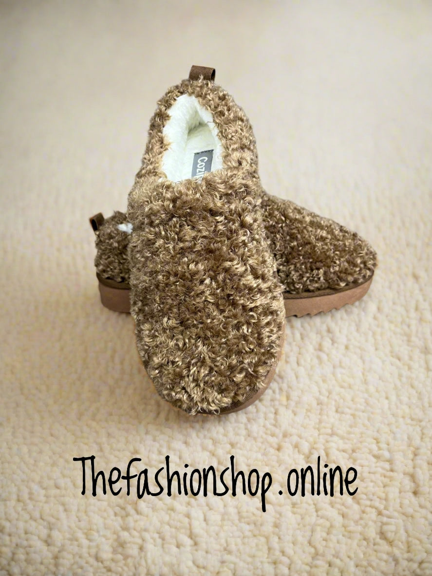 Cozipawz brown faux fur slippers sizes 3-8