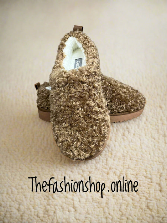 Cozipawz brown faux fur slippers sizes 3-8