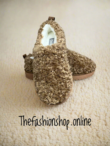 Cozipawz brown faux fur slippers sizes 3-8