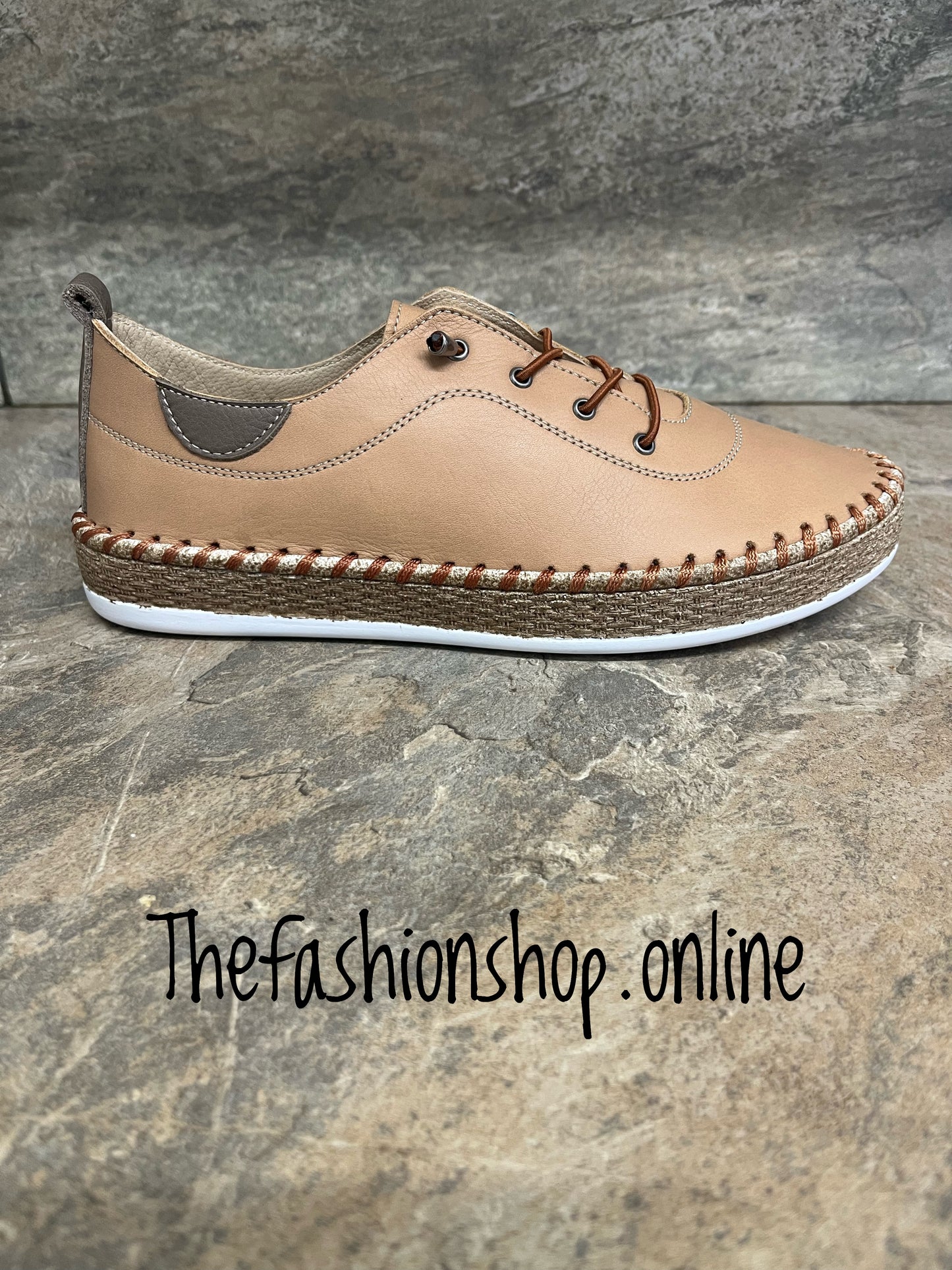 Ivy sand leather pump sizes 4-9 (37-42)