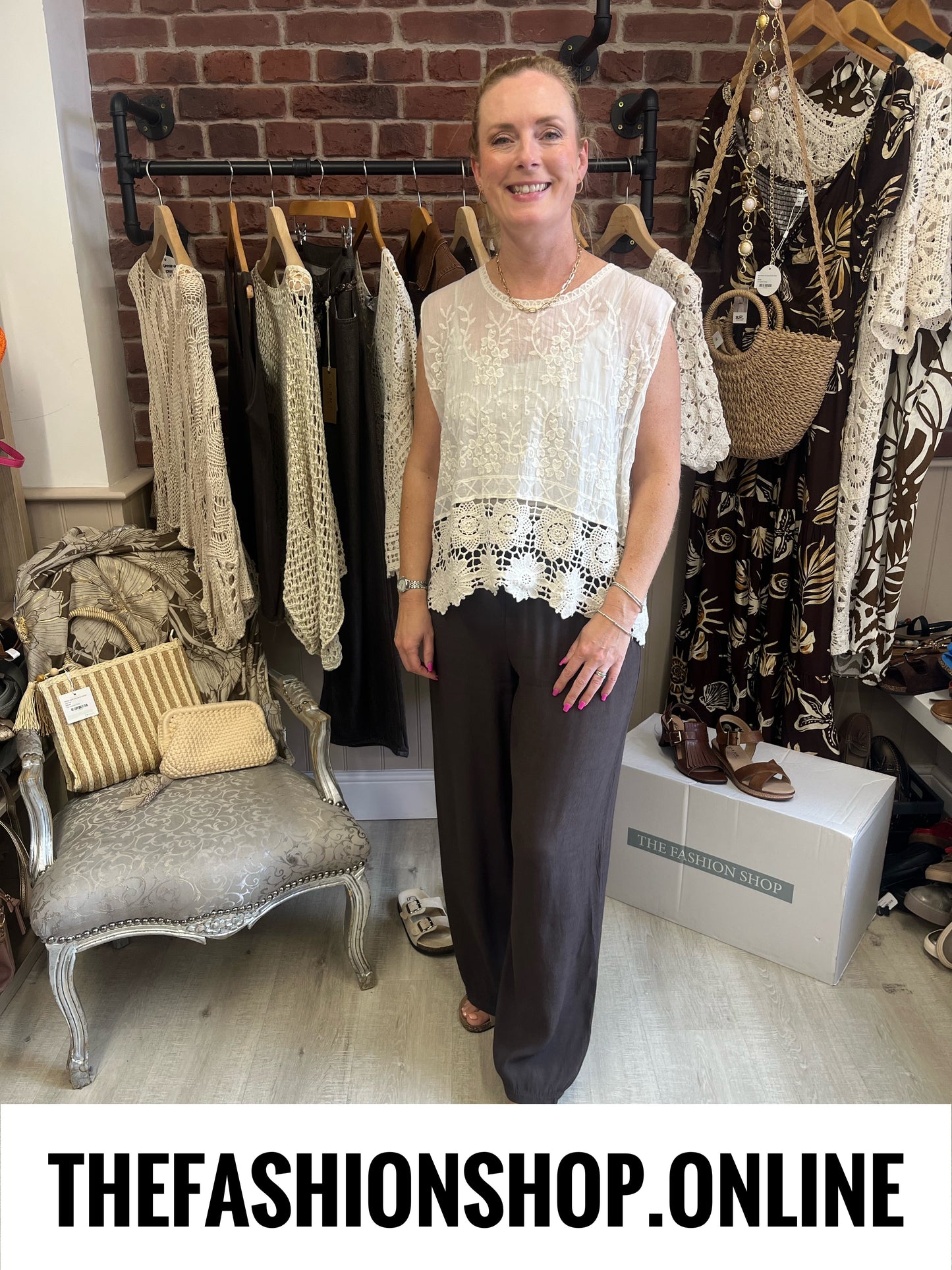 Iris cream embroidered sleeveless top 12-20