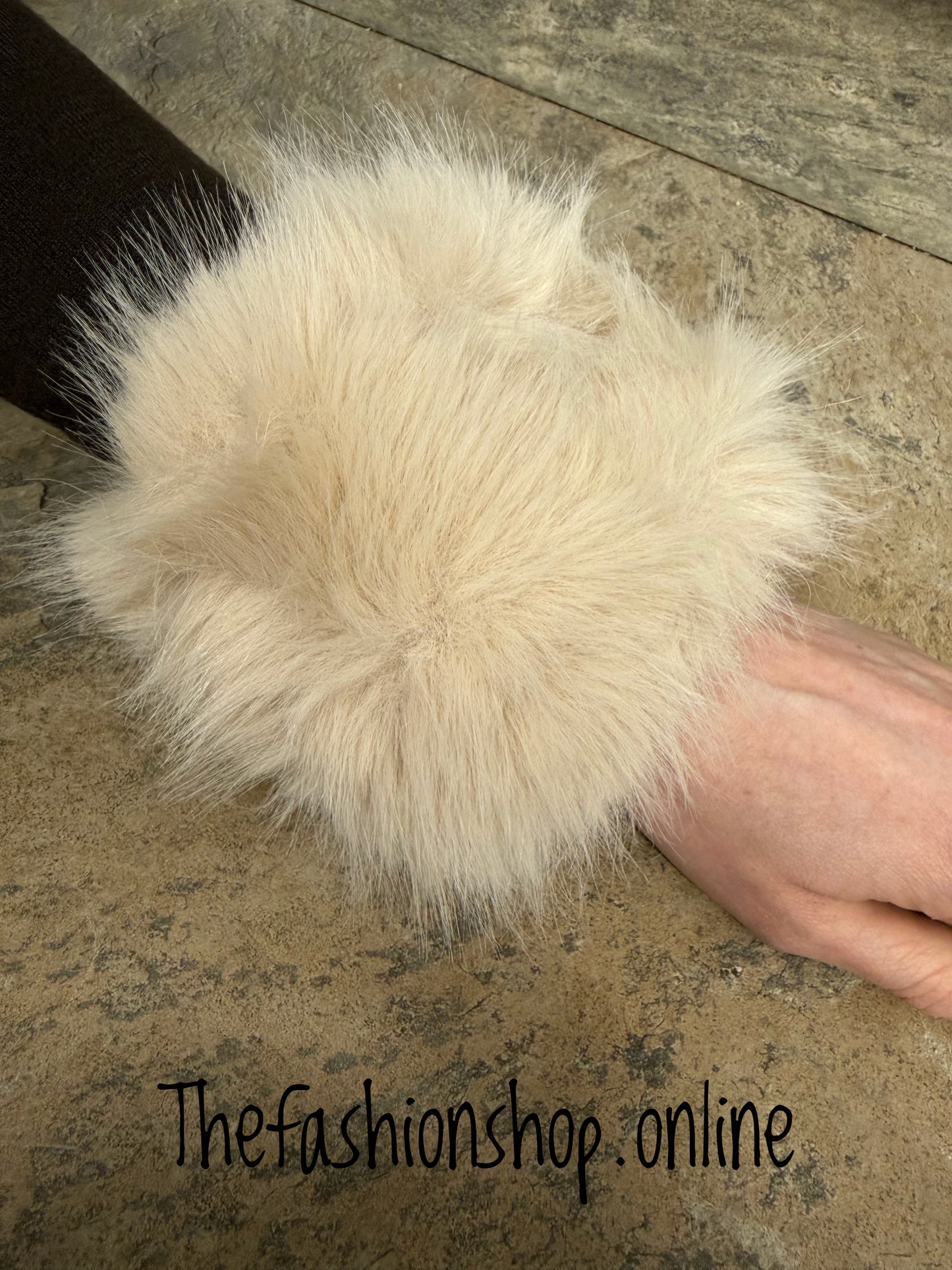 Beige faux fur cuffs