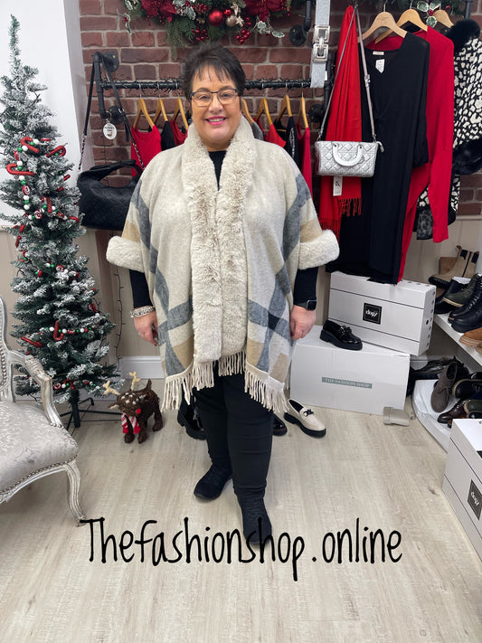 Faux fur plaid tassel poncho - free size