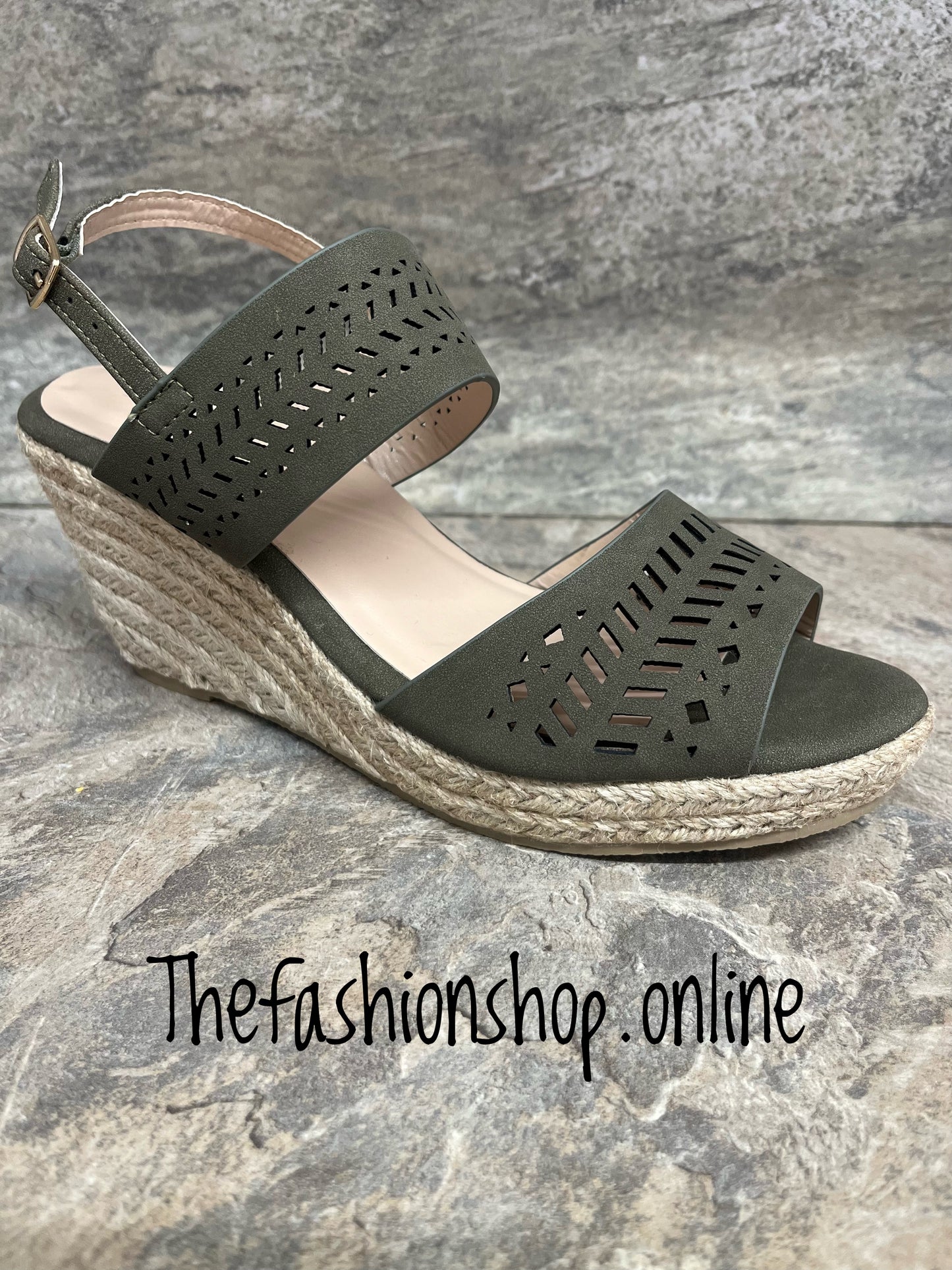 Cece Khaki wedge 3-8