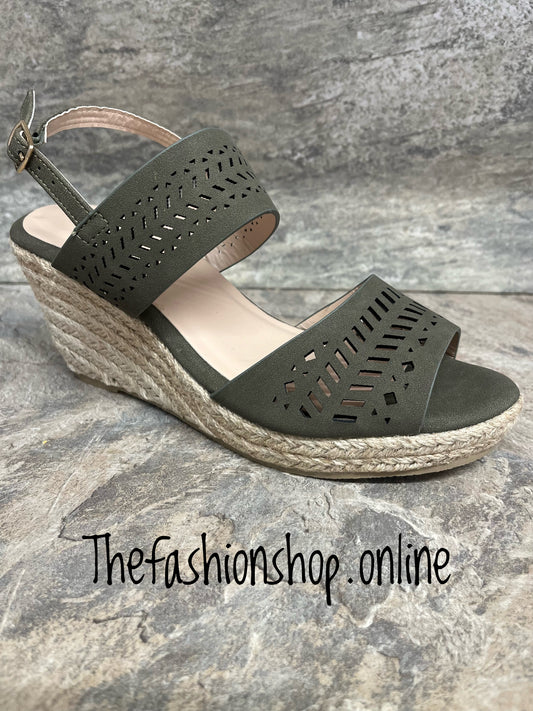 Cece Khaki wedge 3-8