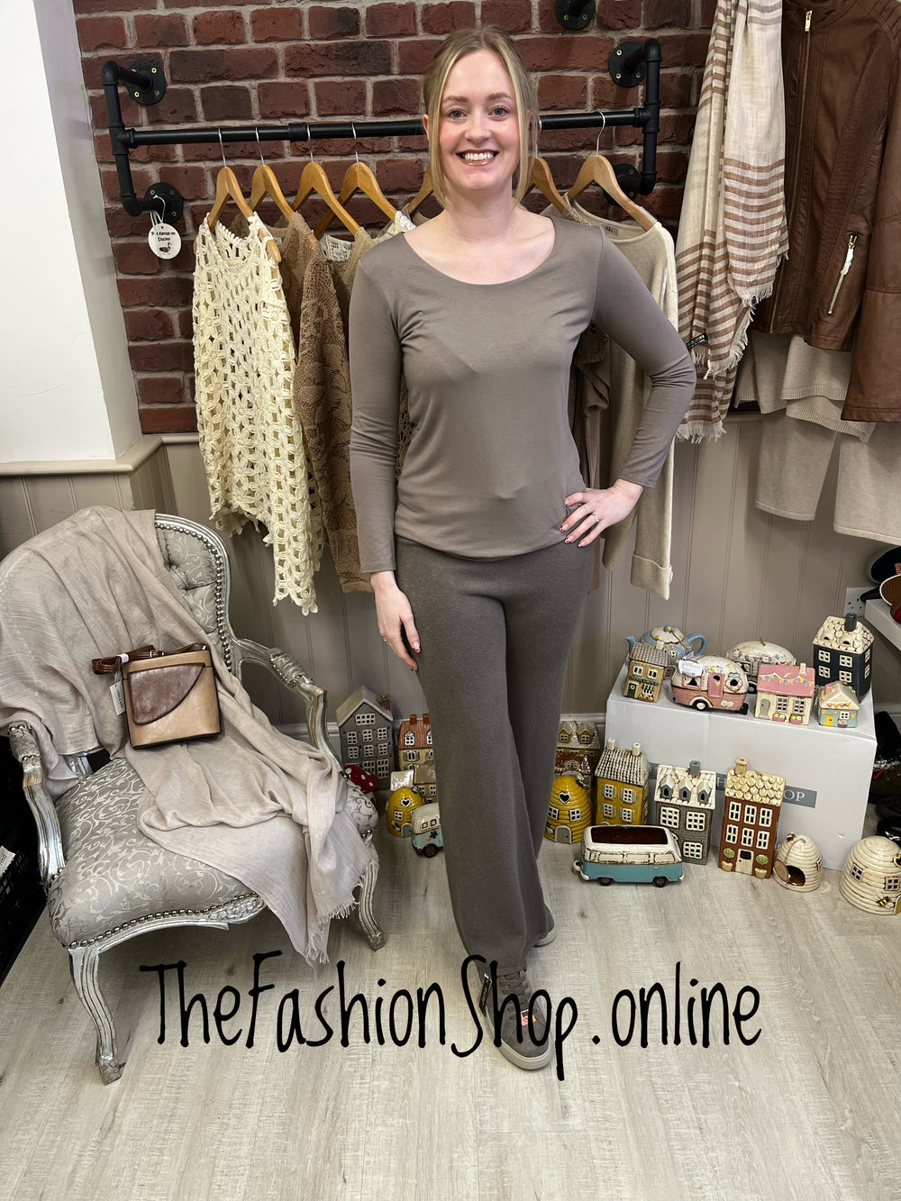 Mindy mocha long sleeve top 8-14