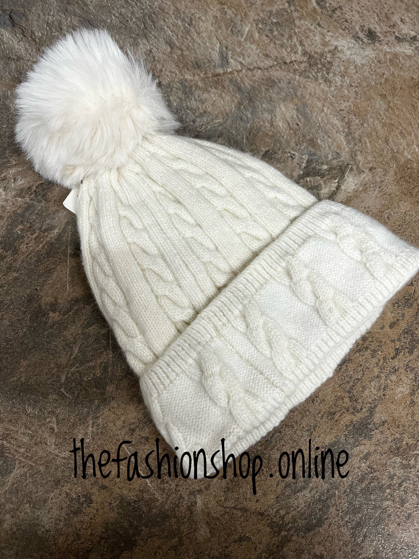 Cream cable knit pompom hat