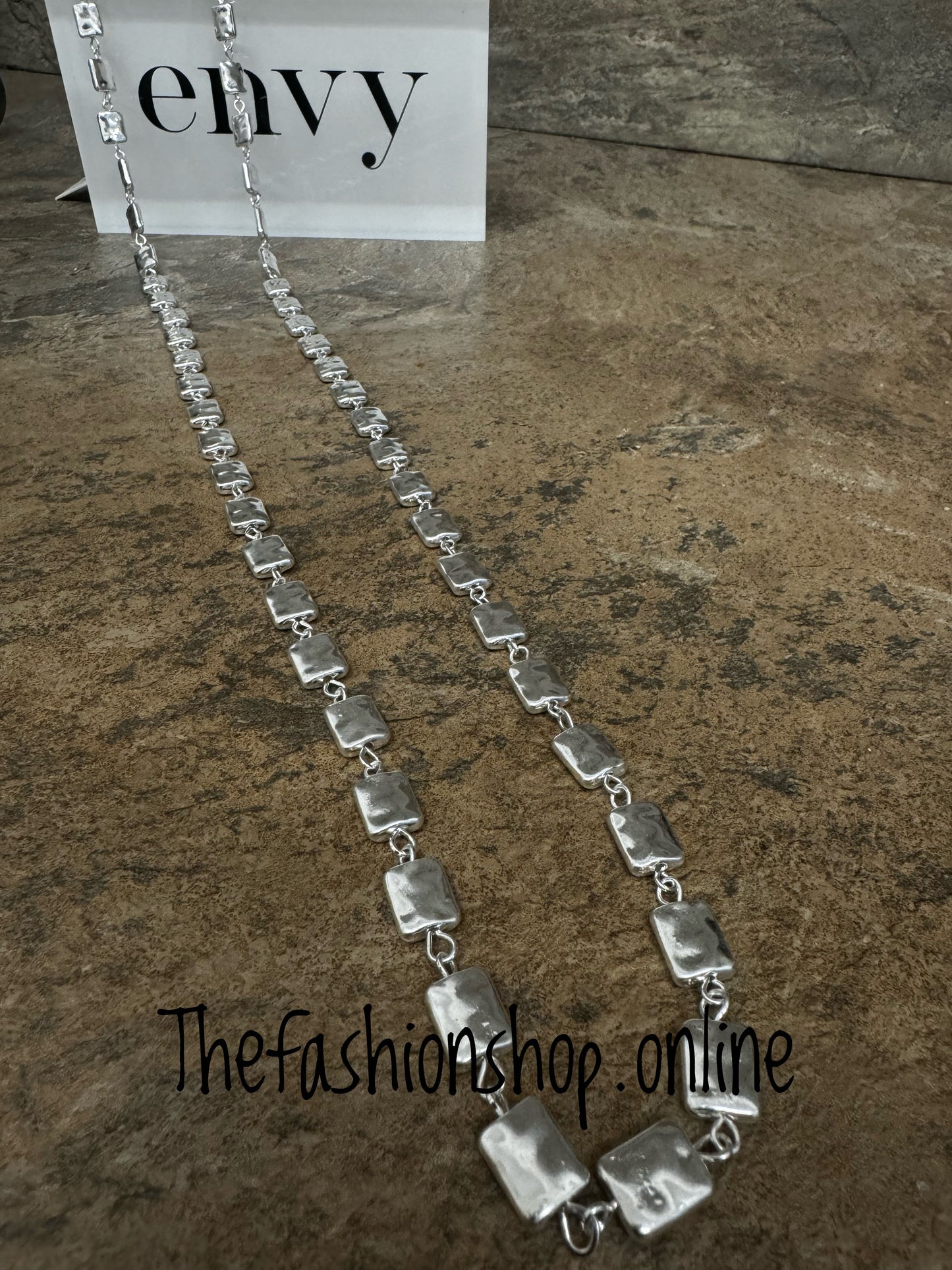 Envy long silver necklace with hammered squares