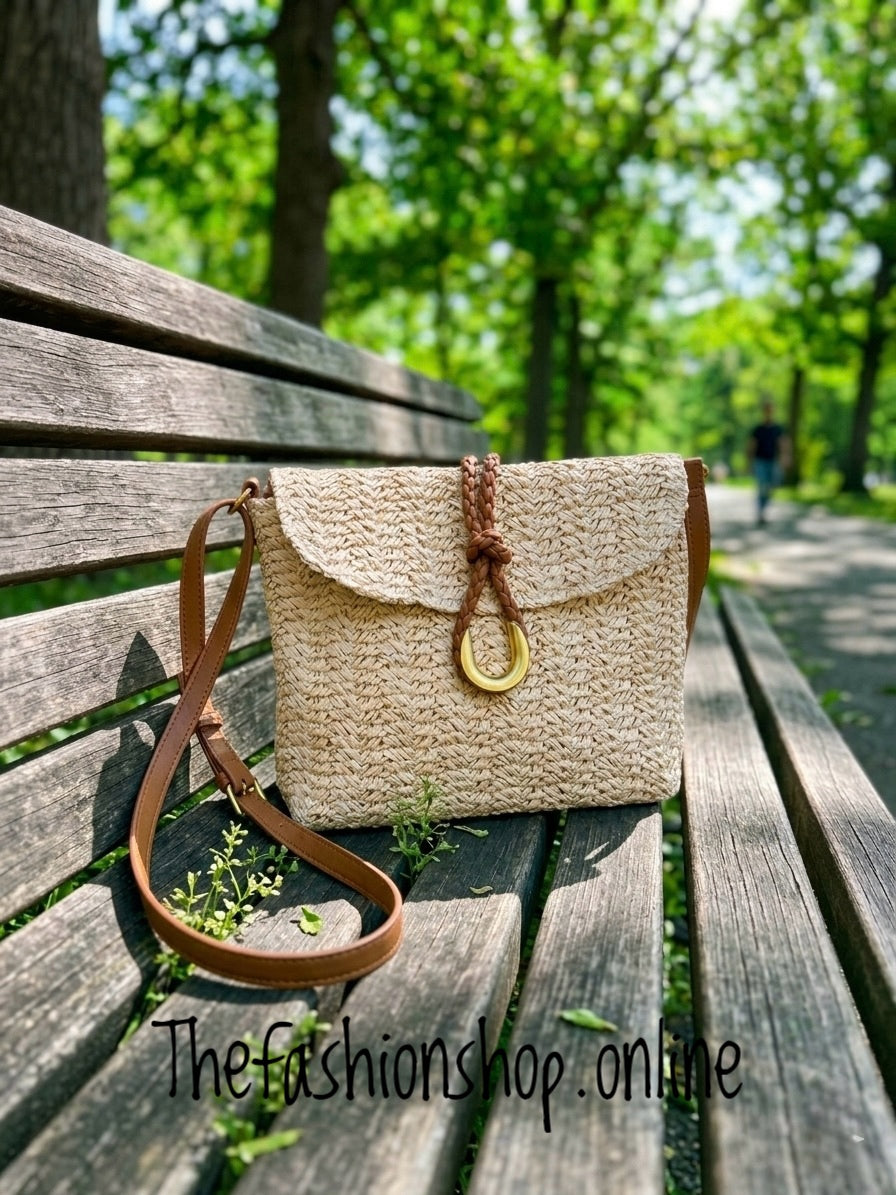 Betsy beige straw shoulder bag