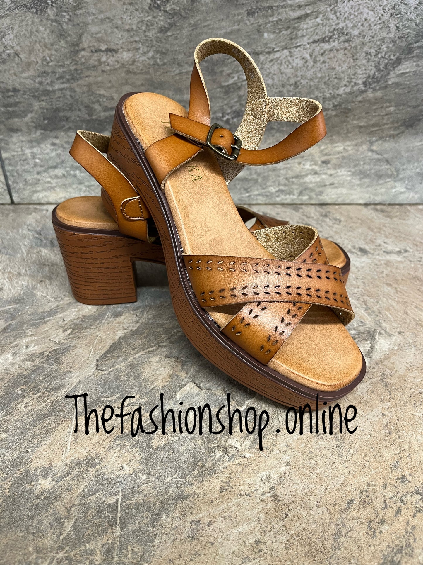 Sandy tan block heel sandal sizes 3-8 (36-41)