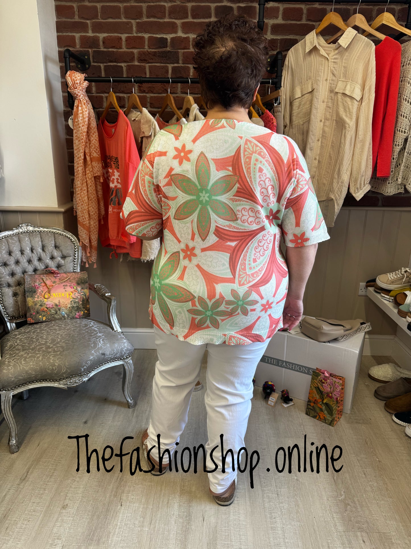 Heather exotic top coral and green 16-22