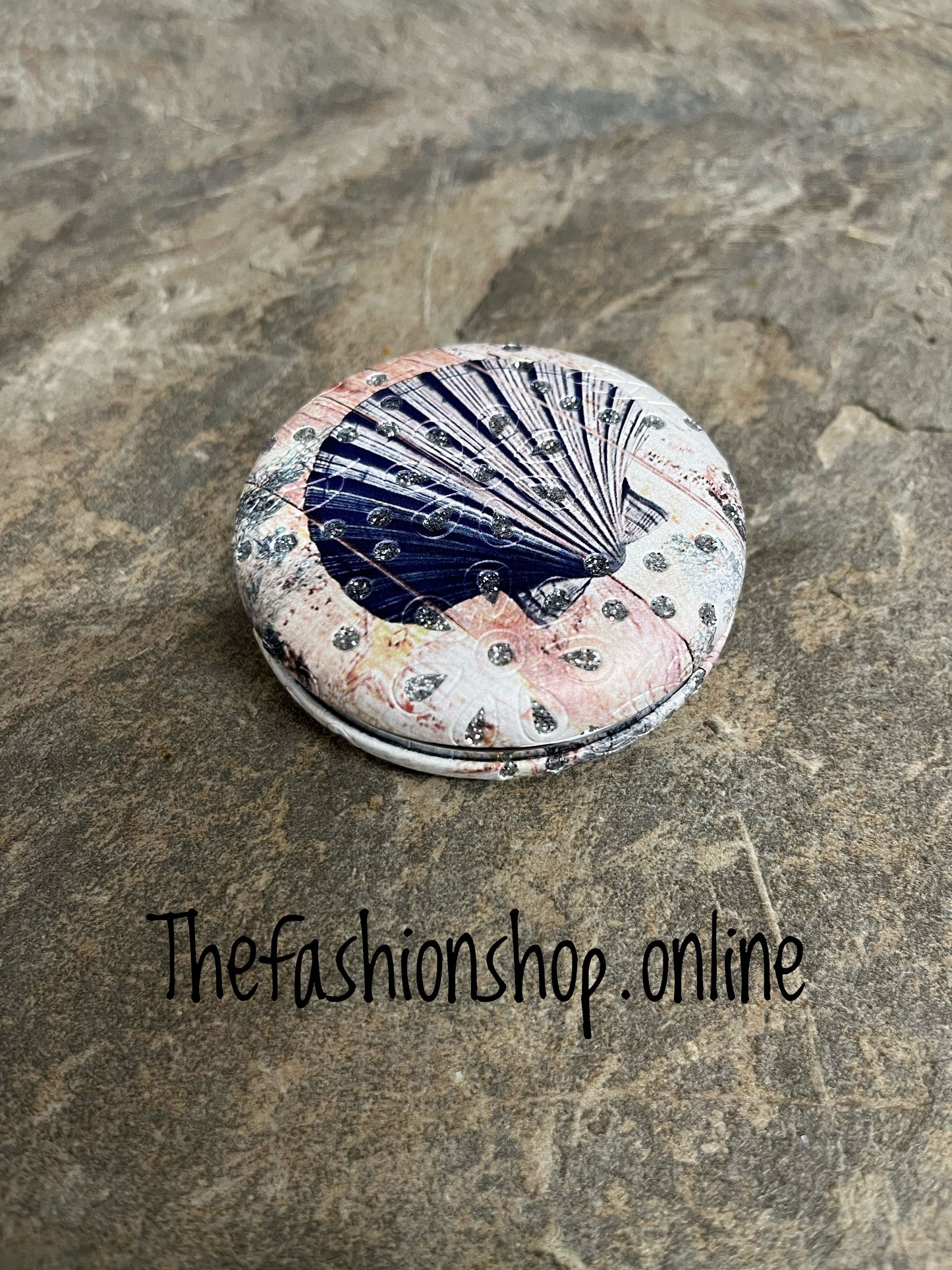 Sarah Tempest seashell compact mirror