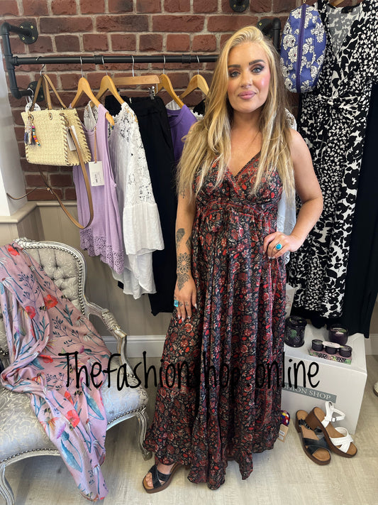 Melody red and black silk feel dress sizes 10-16