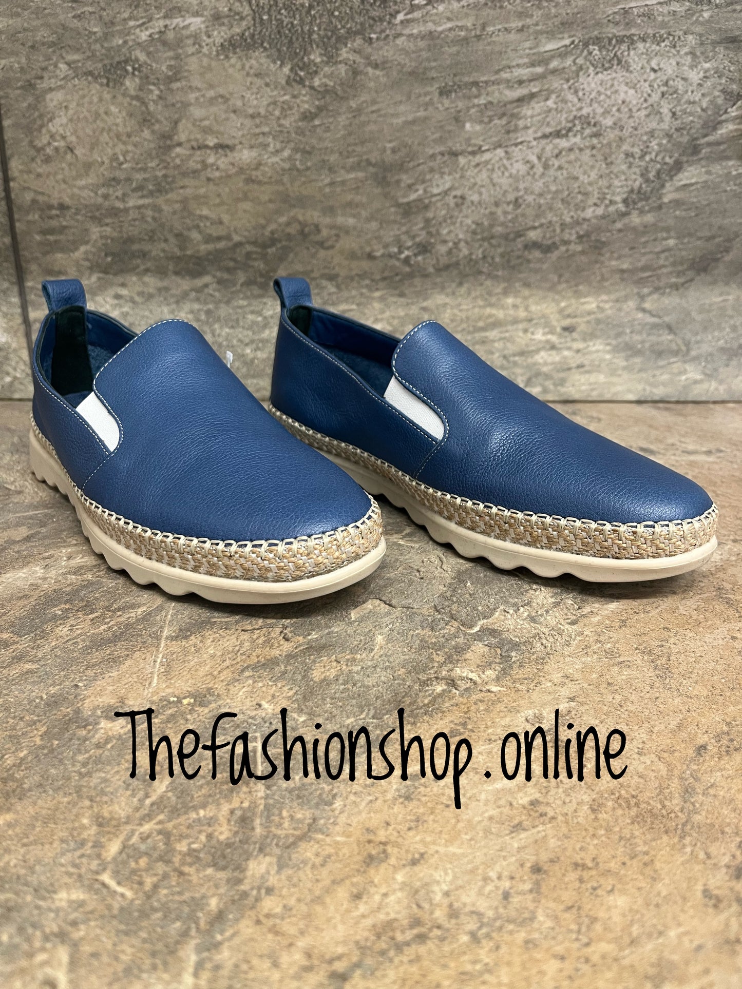 Fiona denim blue leather pump sizes 4-8 (37-41)