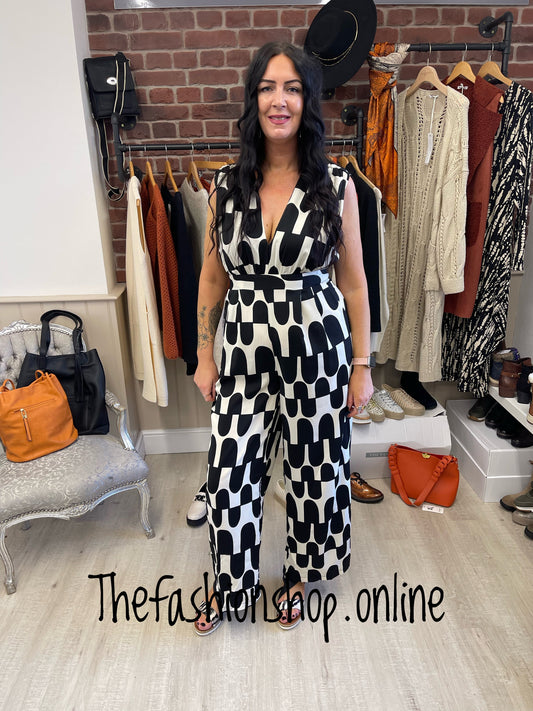 AX Paris Black and cream abstract print jumpsuit sizes 8-16