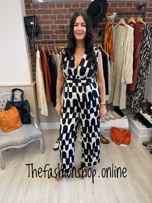 AX Paris Black and cream abstract print jumpsuit sizes 8-16