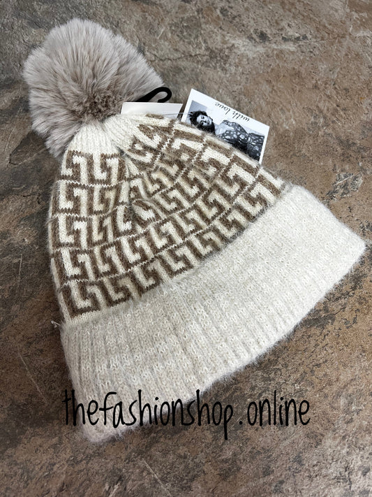 Camel and beige design pompom hat