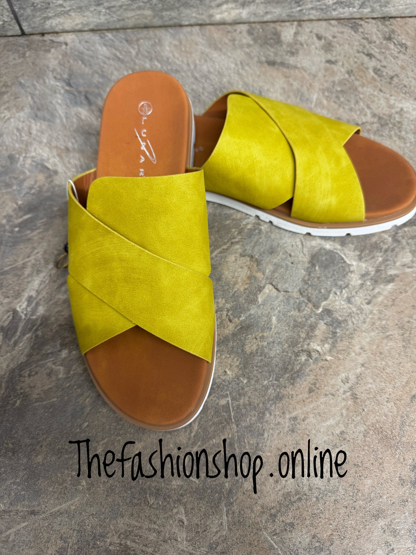 Lunar Chloe lime mule sizes 4-8 (37-41)