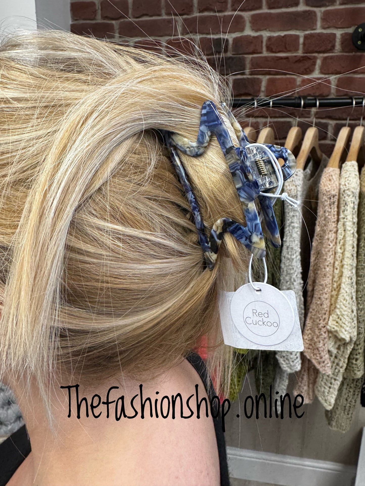 Red Cuckoo navy mottled star claw clip