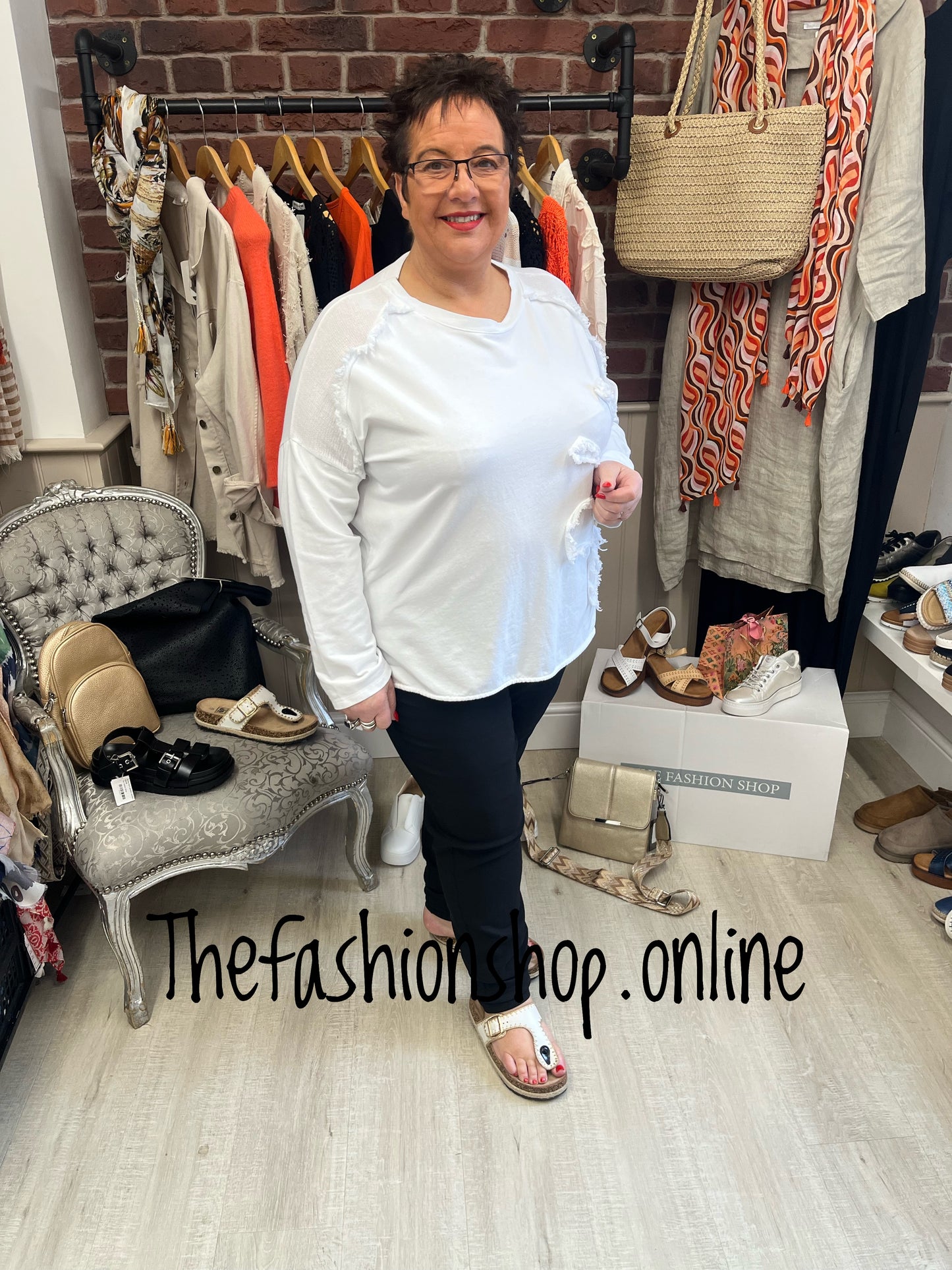 Matilda white flower top 14-22