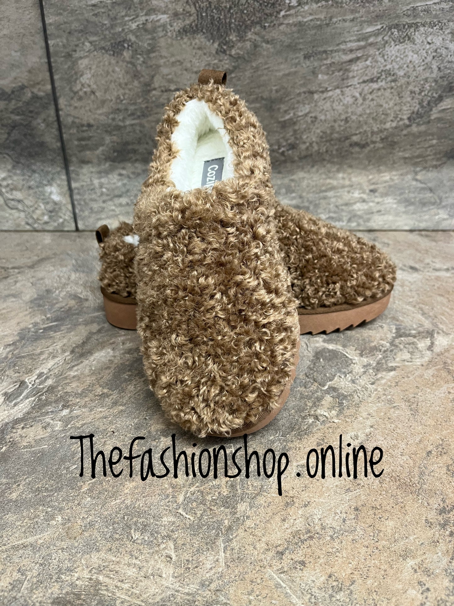 Cozipawz brown faux fur slippers sizes 3-8