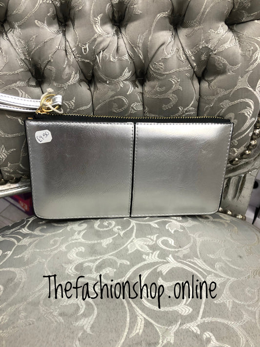 Small clutch bag with wrist strap - Silver