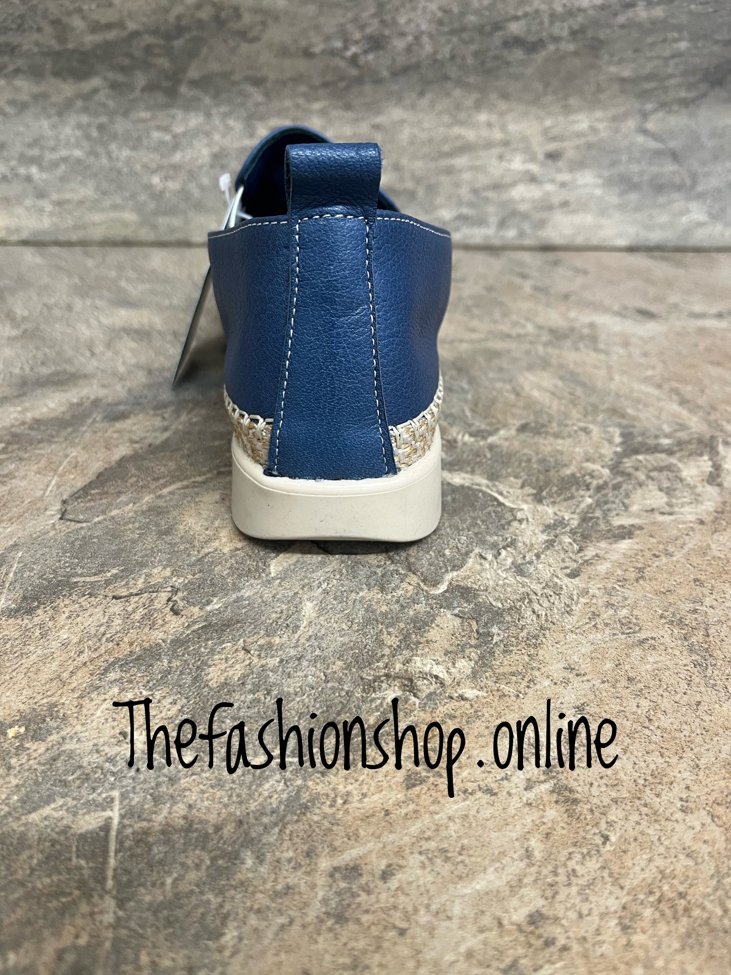Fiona denim blue leather pump sizes 4-8 (37-41)