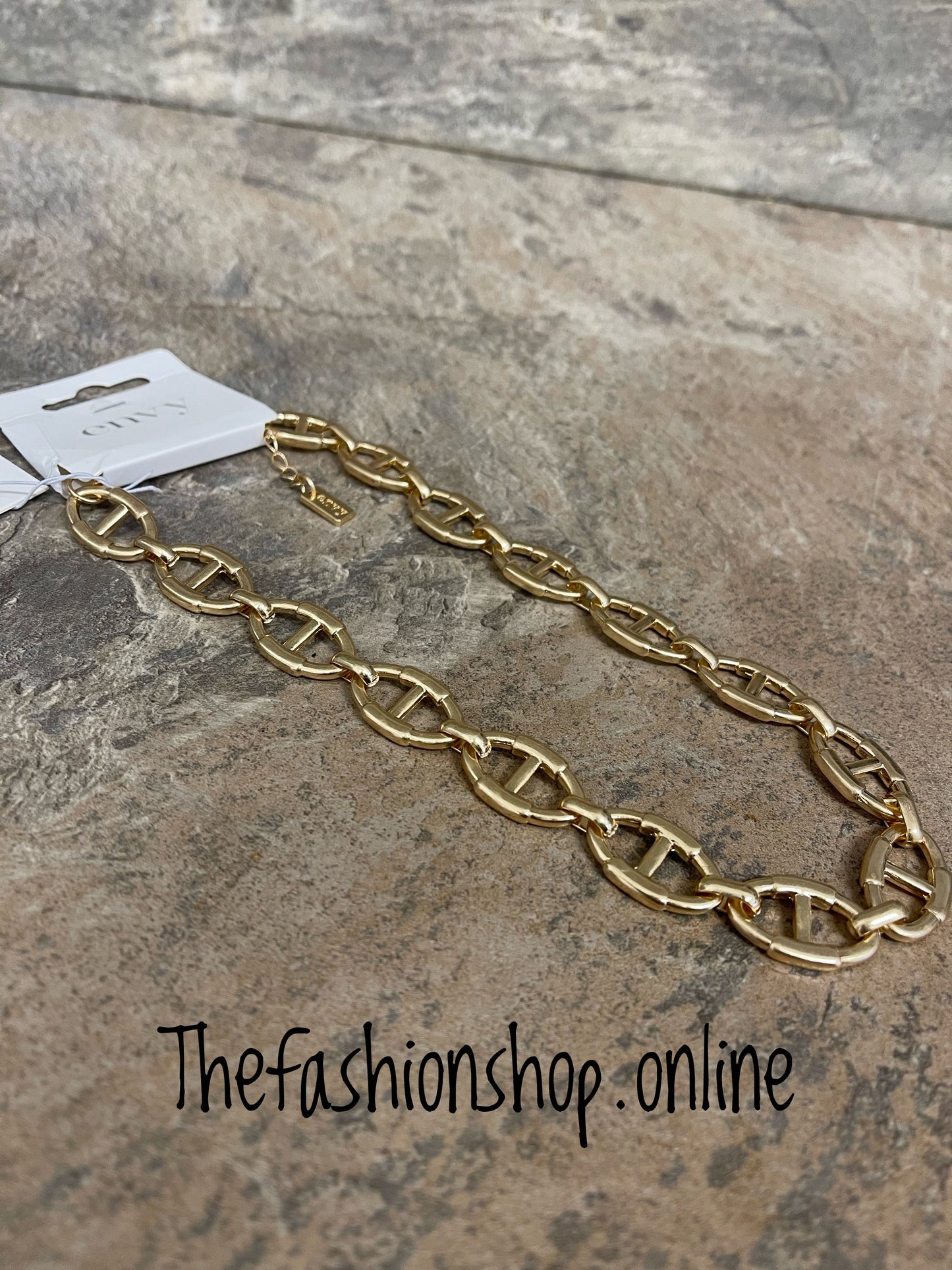 Envy short chunky link gold necklace
