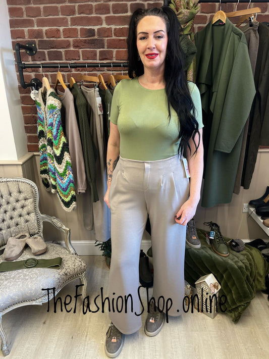 Saloos khaki quality T shirt sizes 12-22