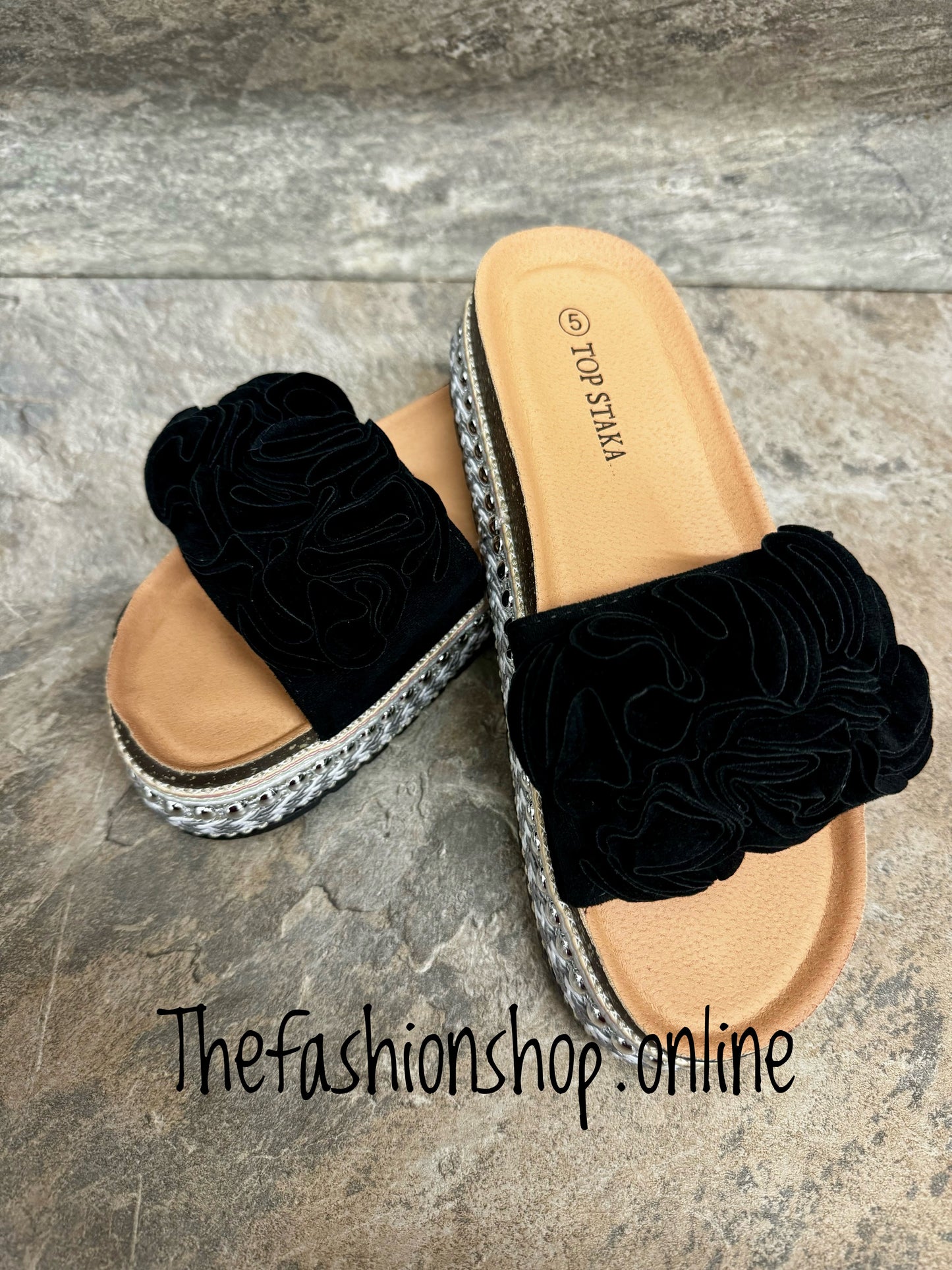 Black flower platform slider sizes 3-8