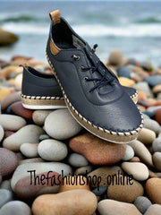 Ivy navy leather pump sizes 4-9 (37-42)
