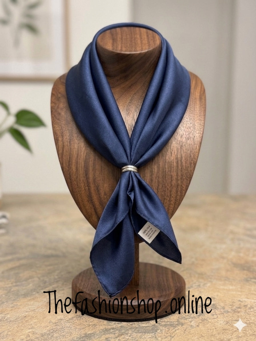Navy neck tie with ring