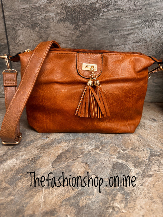 Tanya Tassel Shoulder Bag in Brown
