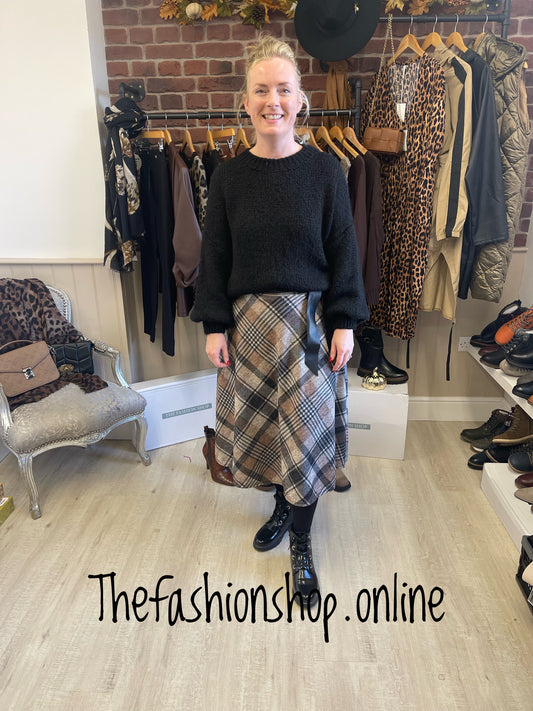 Beige and black plaid midi skirt 8-14