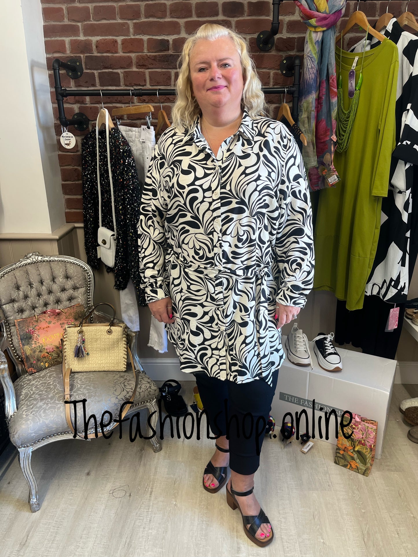 Sophia black and cream swirls shirt 14-20