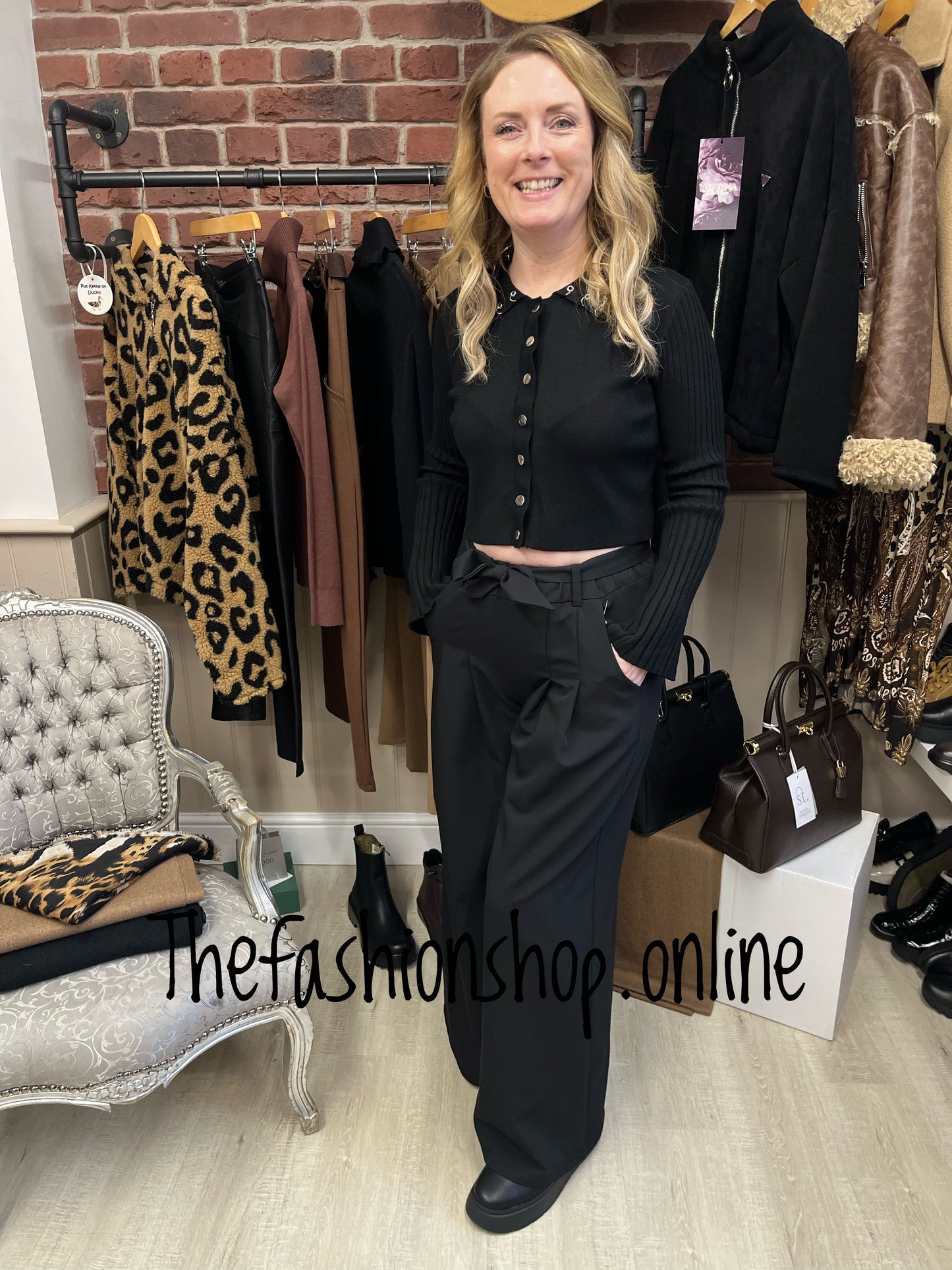 Kelly black statement collar top  8-14