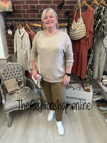 Terri mocha twin pocket jumper 14-22