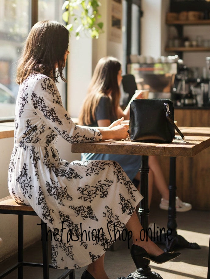 Black chic bag with long shoulder strap