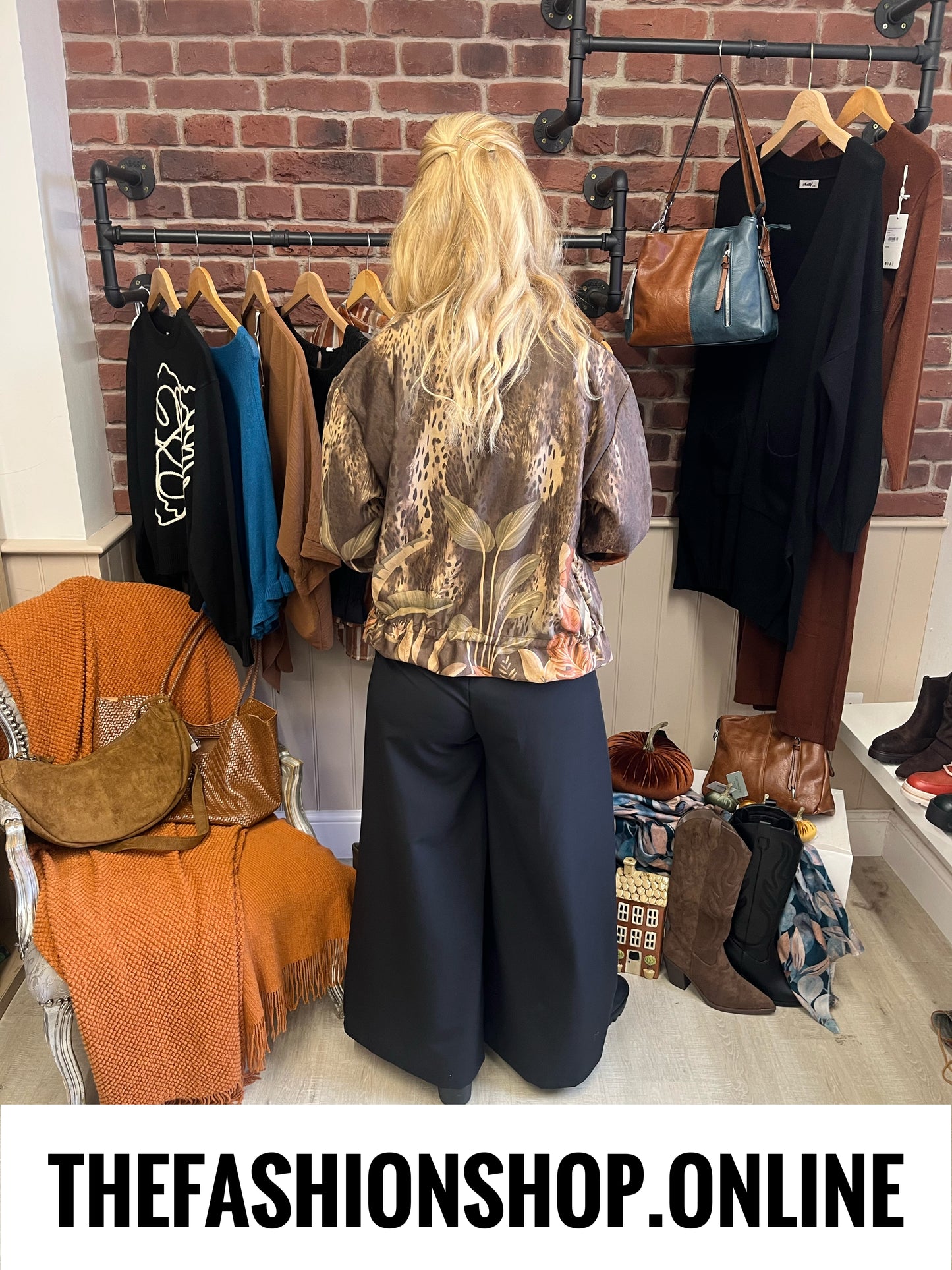 Black wide leg belted trousers 8-10 and 12-14