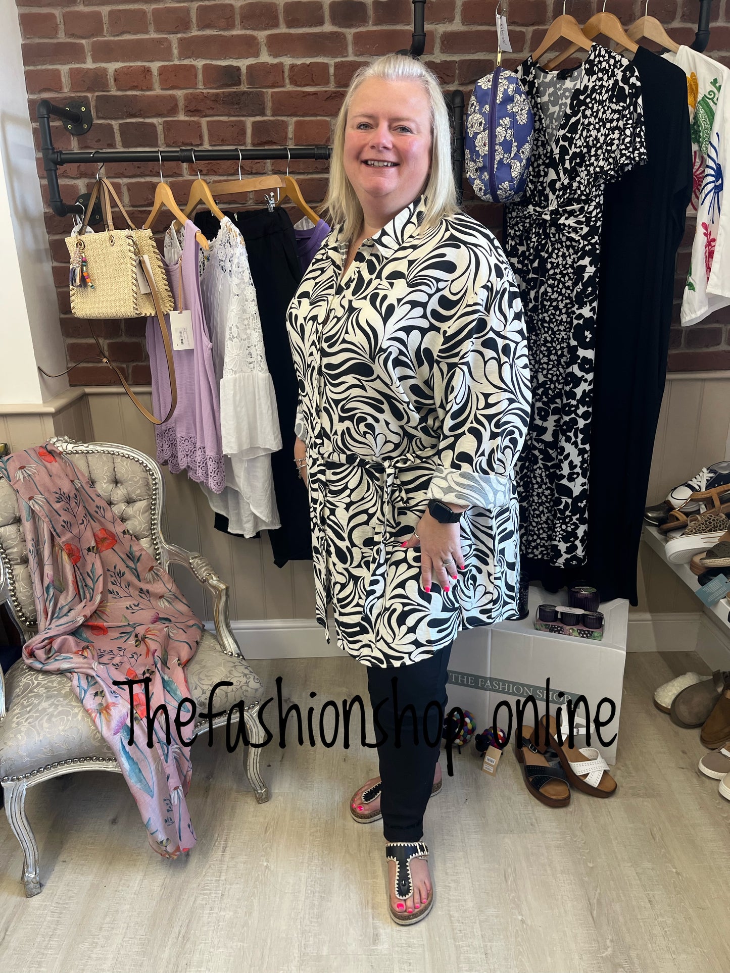 Sophia black and cream swirls shirt 14-20