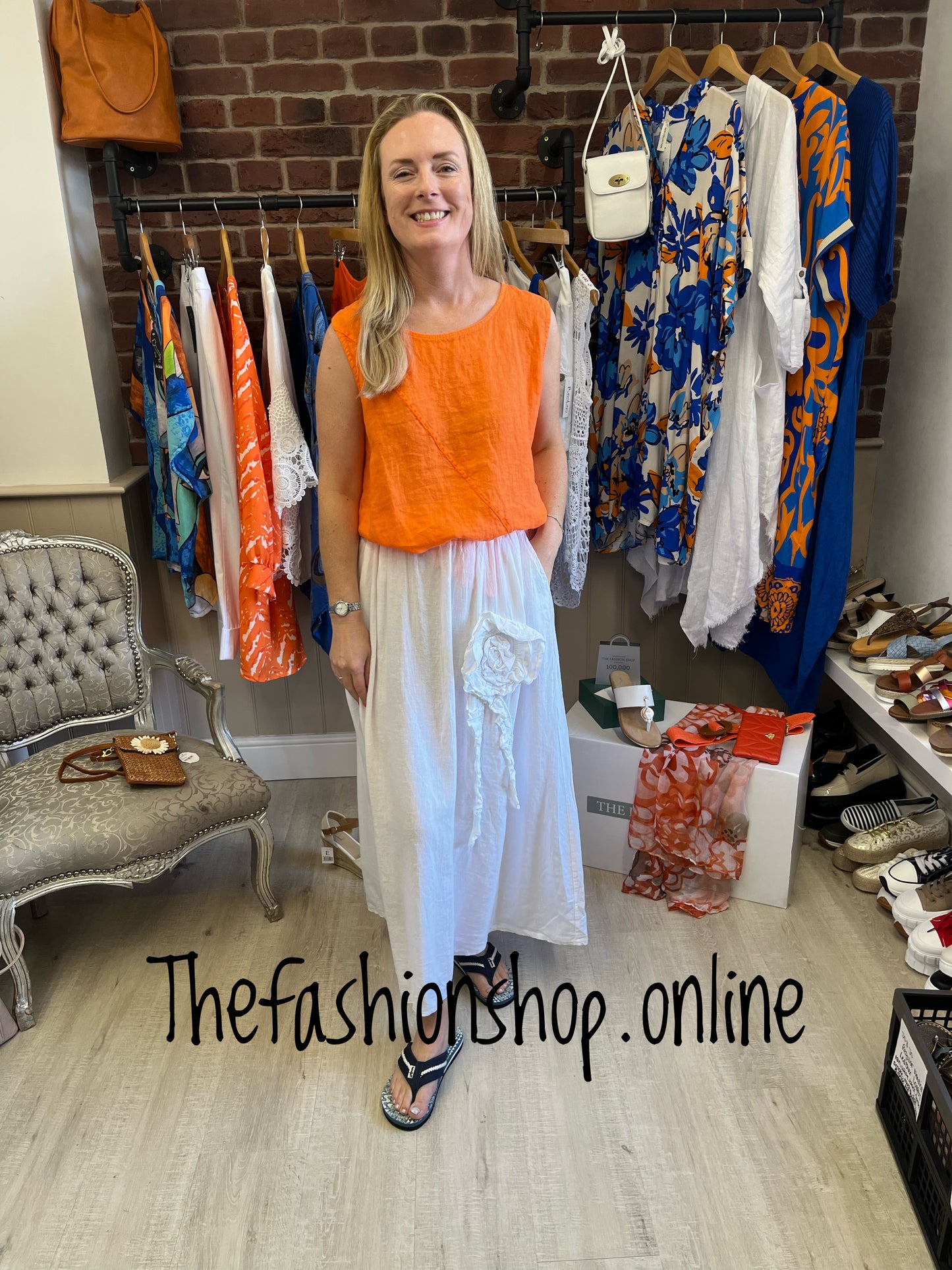 White linen mix rosette skirt 10-20