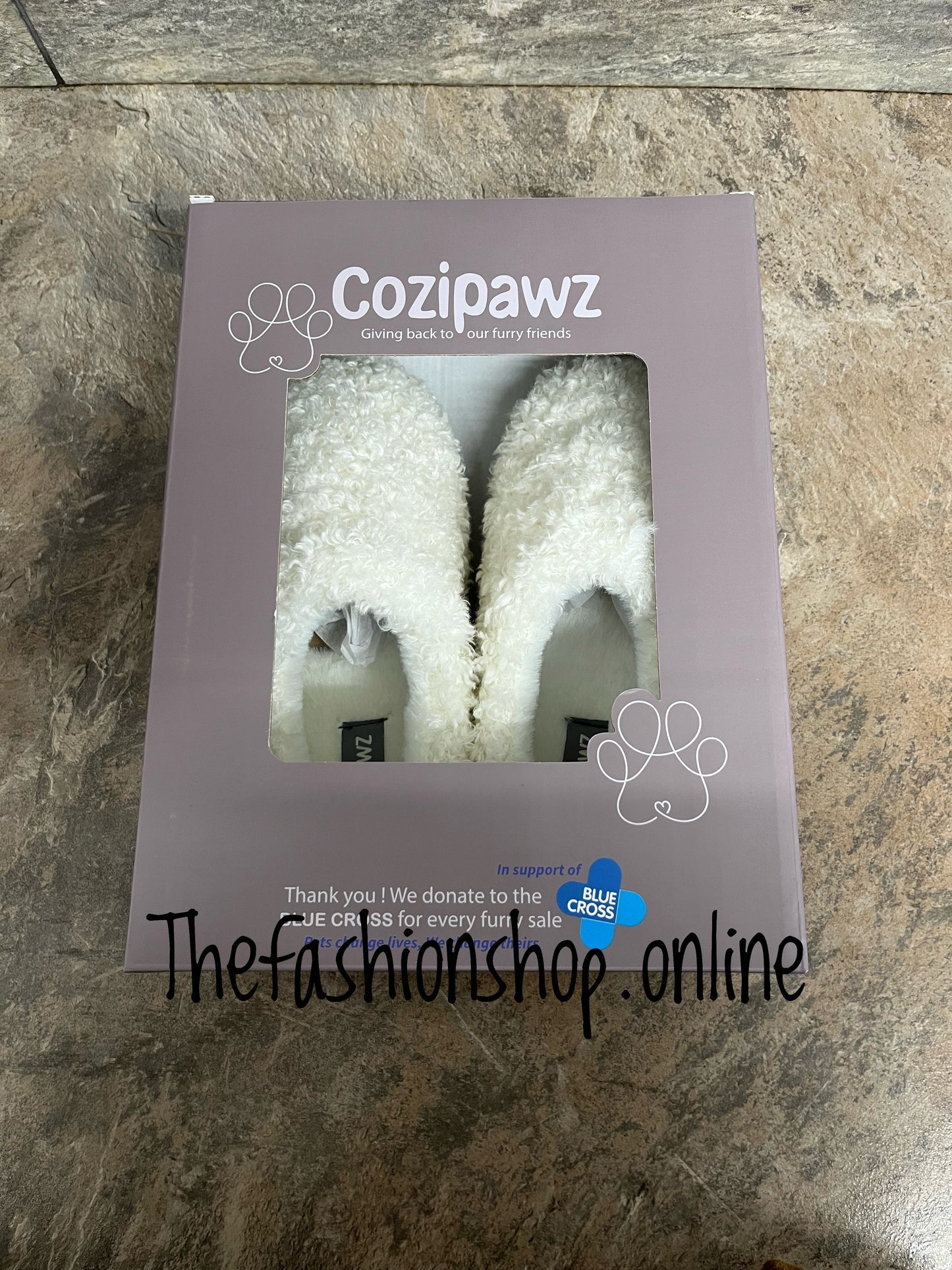 Cozipawz beige faux fur slippers sizes 3-8