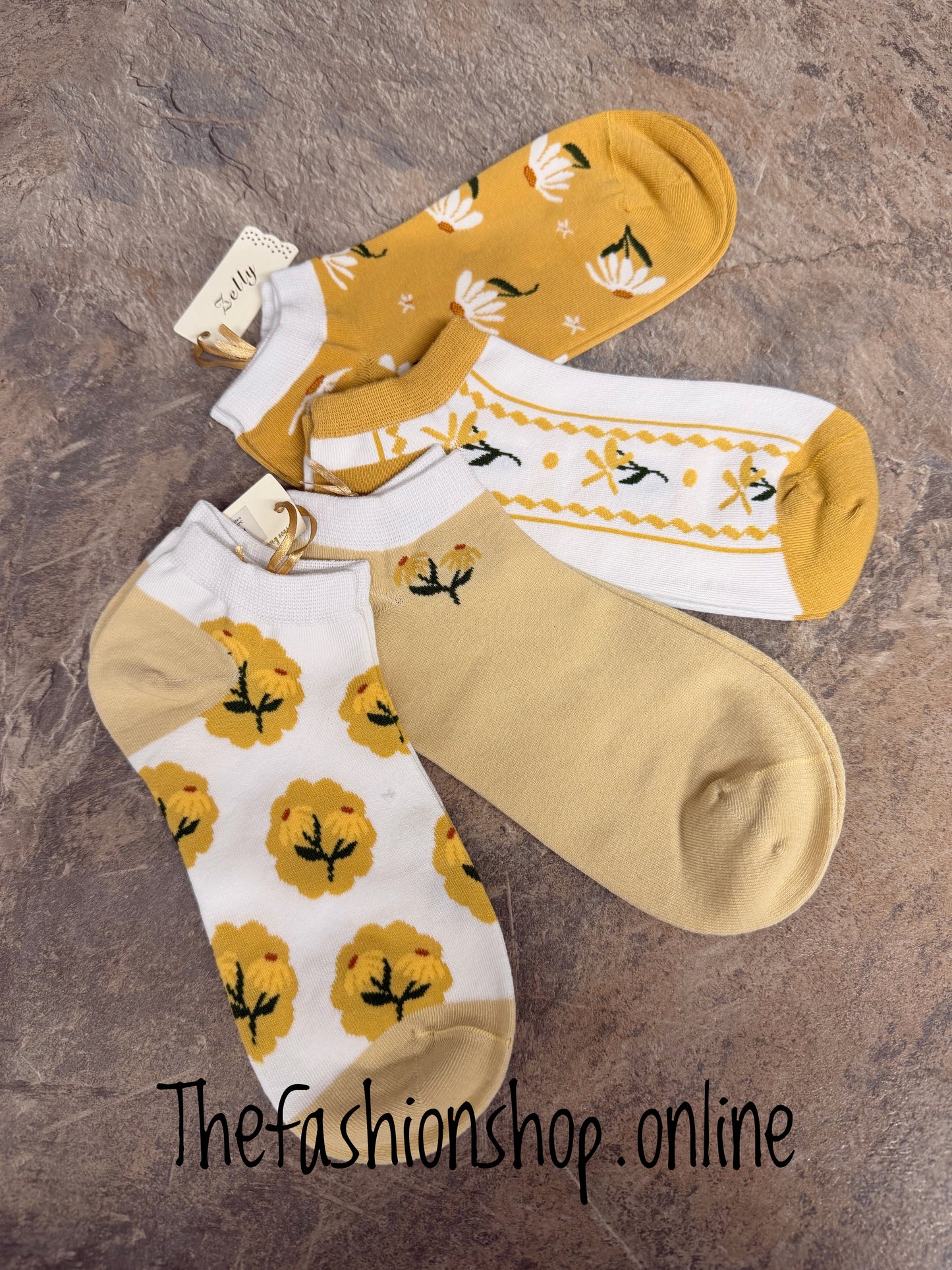 Zelly 4 pack mustard floral trainer socks 3-7